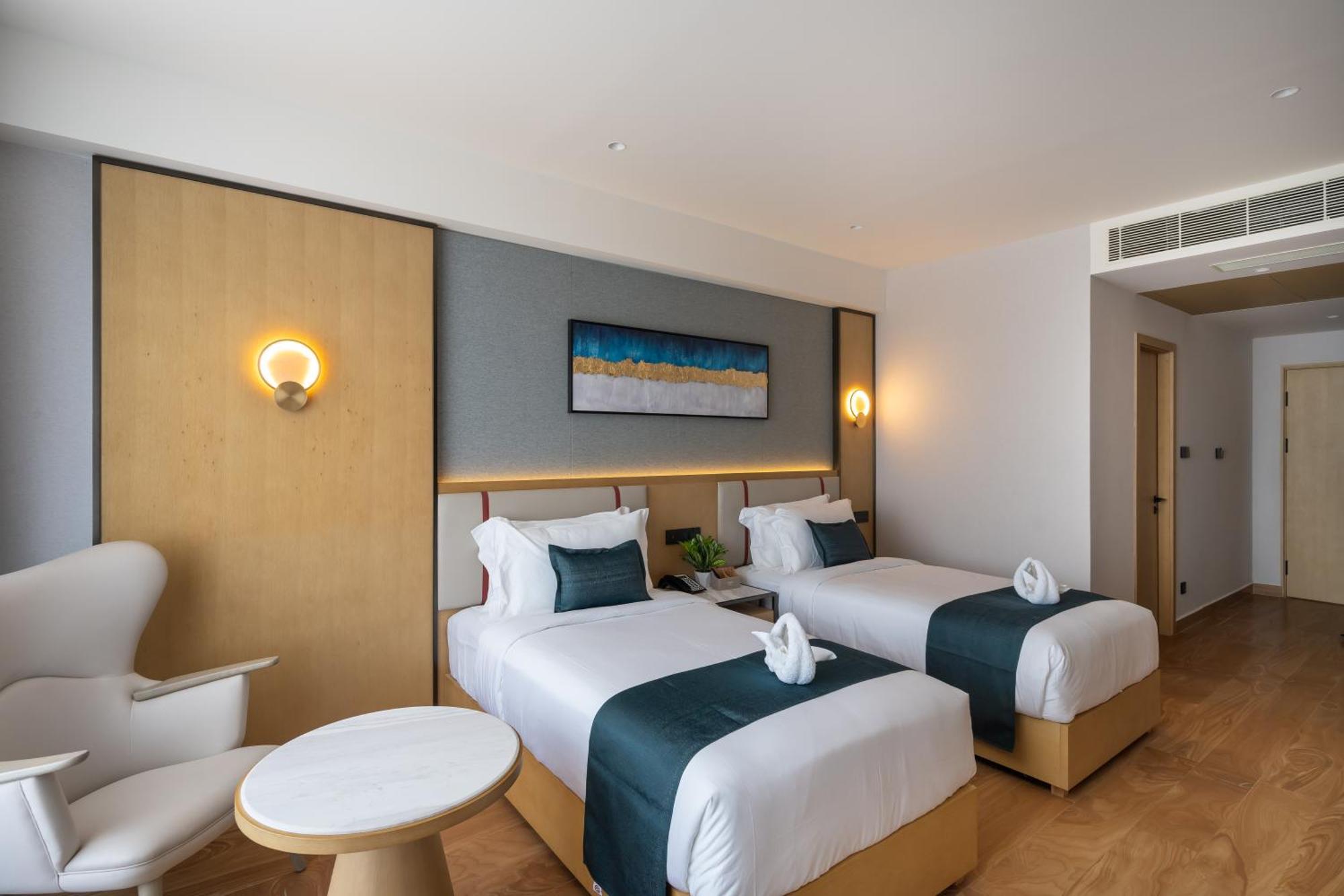 Copper Leaf Hotels, Tirunelveli Bagian luar foto