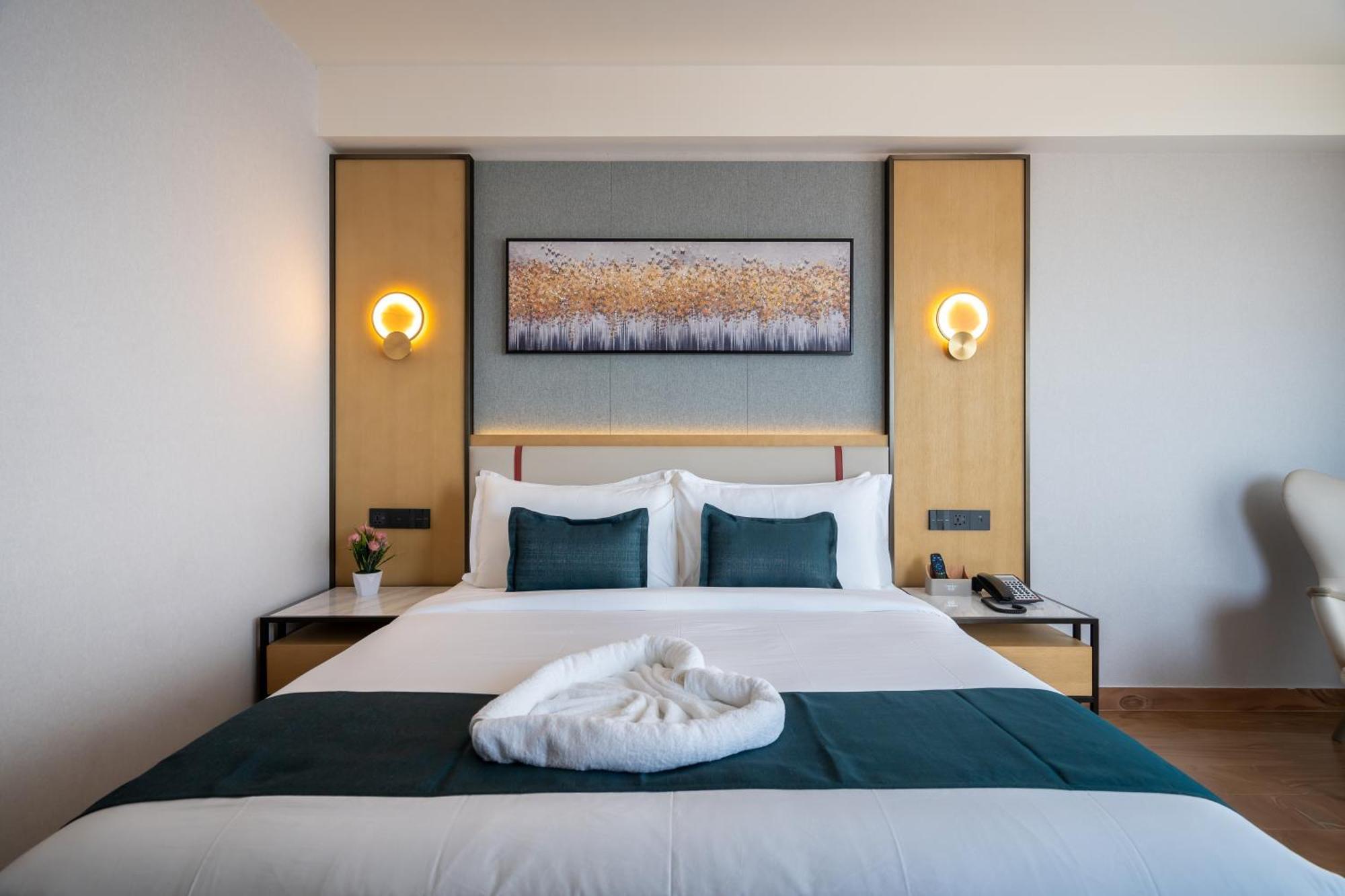 Copper Leaf Hotels, Tirunelveli Bagian luar foto